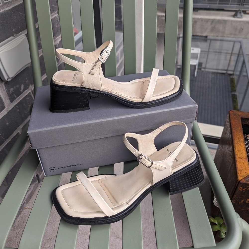 Vagabond Cream Strappy Block Heel Sandals